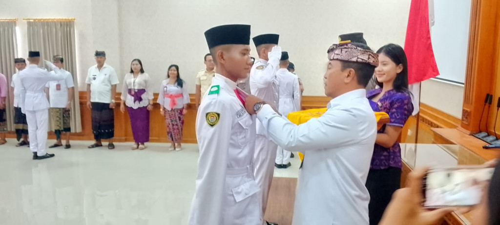 PENGUKUHAN PASKIBRA KECAMATAN KUTA UTARA HUT RI KE- 80